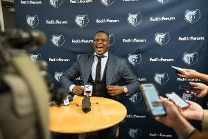 全球性资产缩水！兰多夫降价110万出售豪宅 含6卧室+酒吧+图书馆