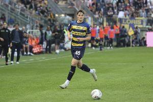 曾报道加克波去范迪克家🤔绿帽哥爆料：莱奥尼今晚借住基耶萨家