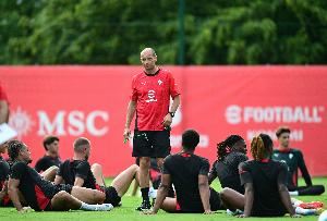 跟队记者：米兰需要强力前锋和防守领袖，可以签下DV9来宣示雄心