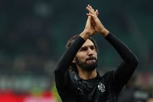 全市场：沙特球队利雅得青年人有意米兰中场阿德利，已展开行动