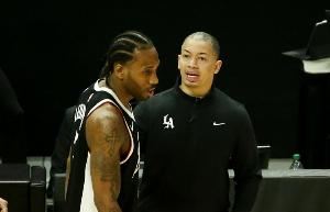 卢：新赛季至少要进西决 我们足够有天赋只是要保持健康