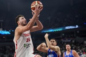 国家荣誉感！欧锦赛战胜塞尔维亚 申京赛后发推：为了我的土耳其