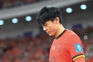 胡荷韬：很长一段时间没有司职这个位置，上场以后还是有点儿懵