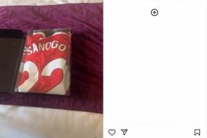 永远的枪手！阿森纳旧将萨诺戈晒收到俱乐部球衣礼物视频