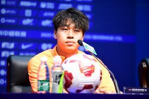 新秀+1！泰山小将齐千程参加赛前发布会，将进入本轮中超比赛名单