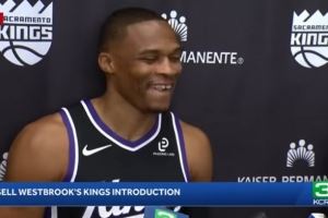 曾效力湖人！获蒙克盛赞最爱队友 威少让记者反复重复逗笑全场