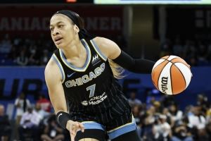 钱内迪-卡特加盟上海女篮获准官宣 球员首次登陆中国联赛